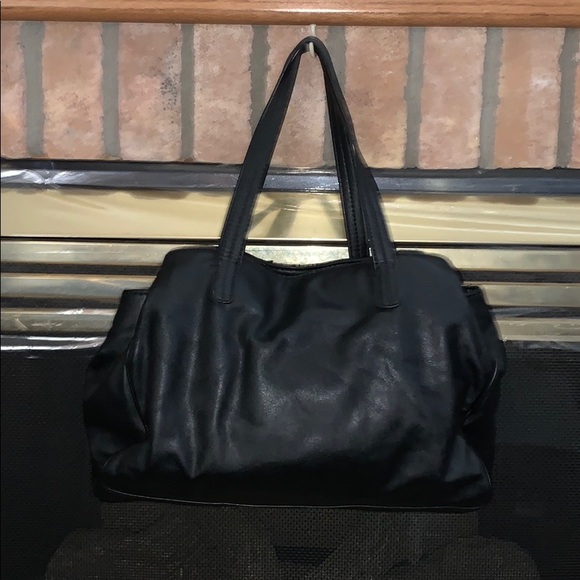 Guess - Picture 2 of 8